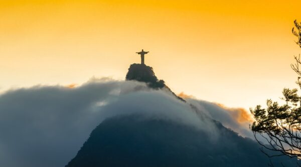 Rio de Janeiro registra mais de 7,6 mil novos negócios em abril